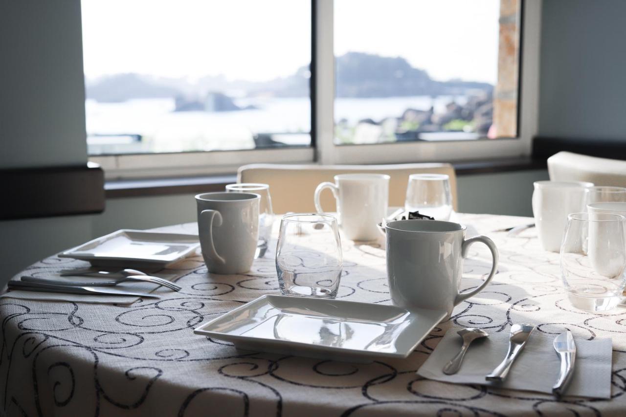 Logis Hotel Saint Guirec Et De La Plage Перос-Гирек Екстериор снимка